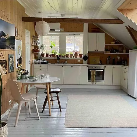 Renovated Barn With A View 펜션 Bjornsand